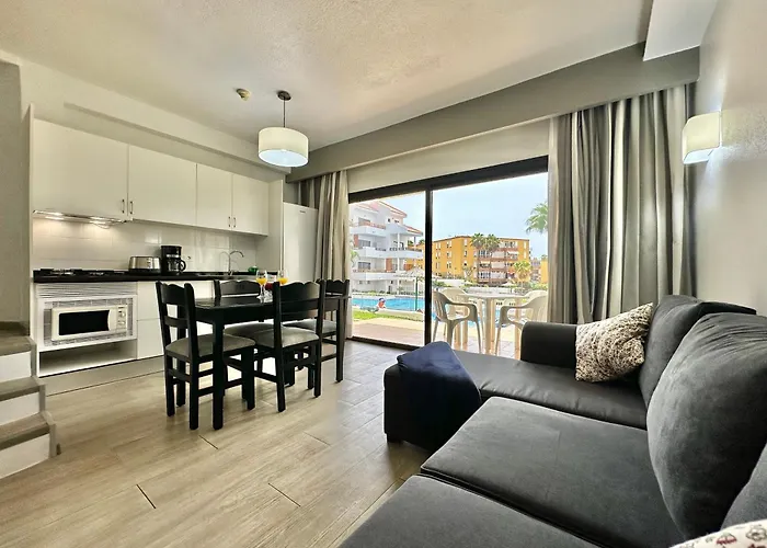 Pool Views Terrace Апартаменты Лос Кристианос