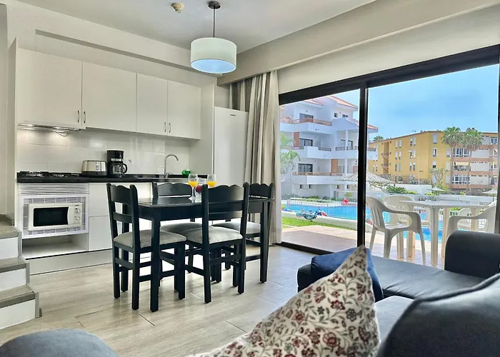 Апартаменты Pool Views Terrace