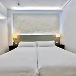 Pool Views Terrace 아파트