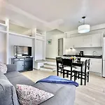 Pool Views Terrace 아파트