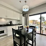 아파트 Pool Views Terrace *